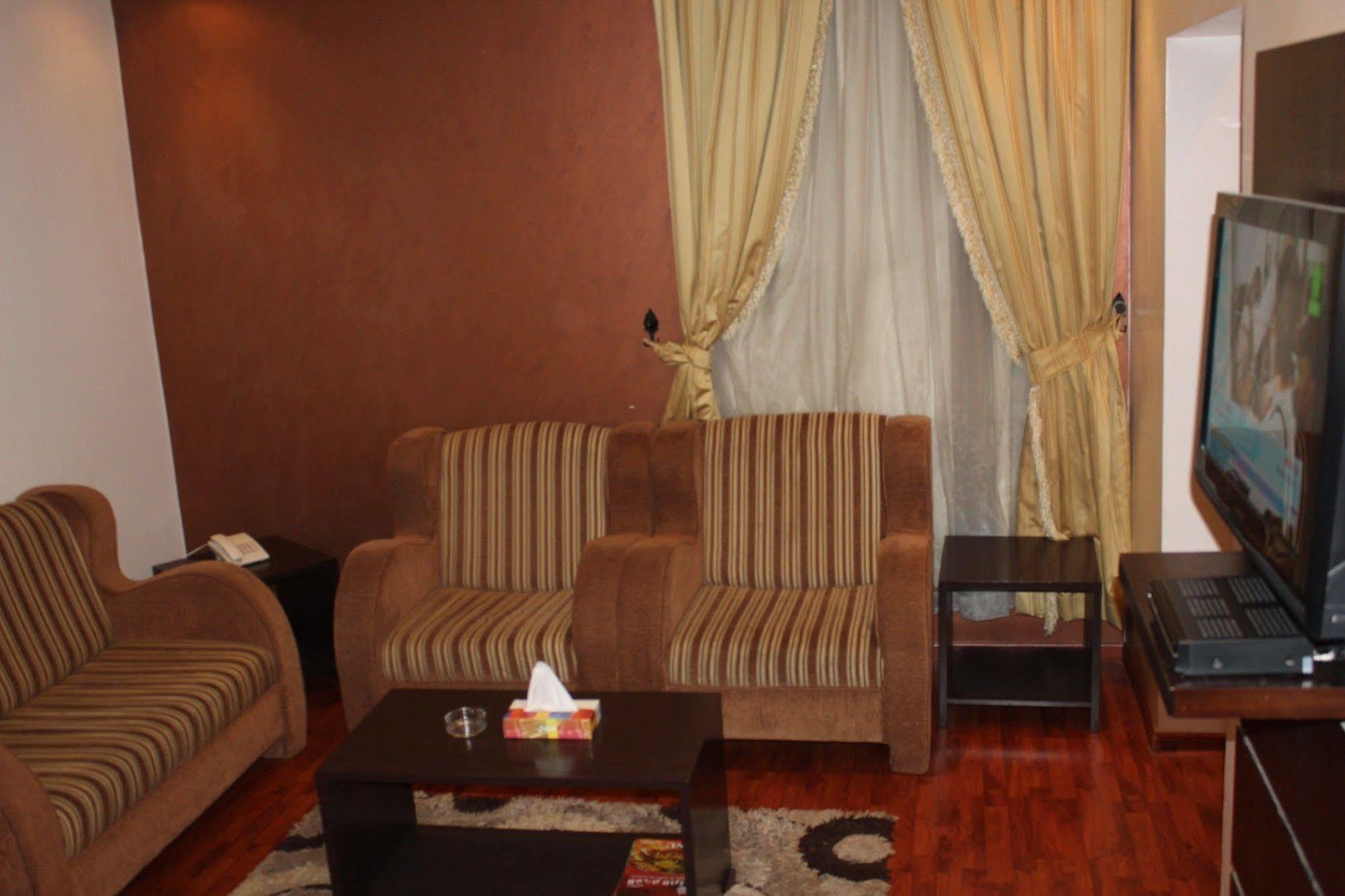 Merfal Hotel Apartments Al Taawan Рияд Екстериор снимка
